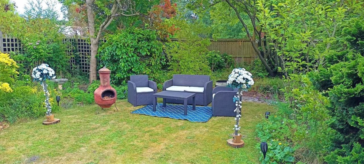 Lions Lodge: Great Location With Hot Tub Ringwood Exterior foto