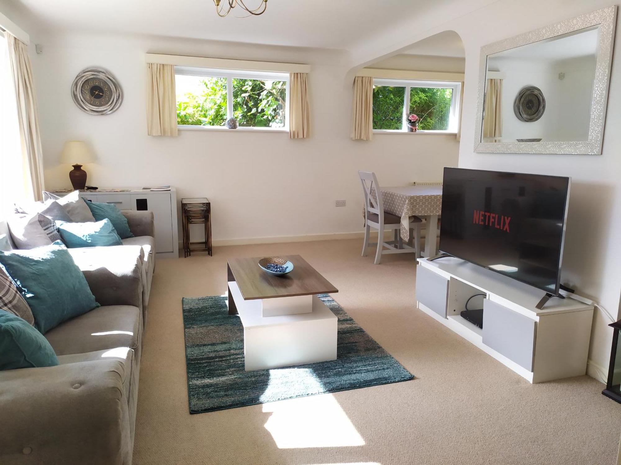 Lions Lodge: Great Location With Hot Tub Ringwood Exterior foto